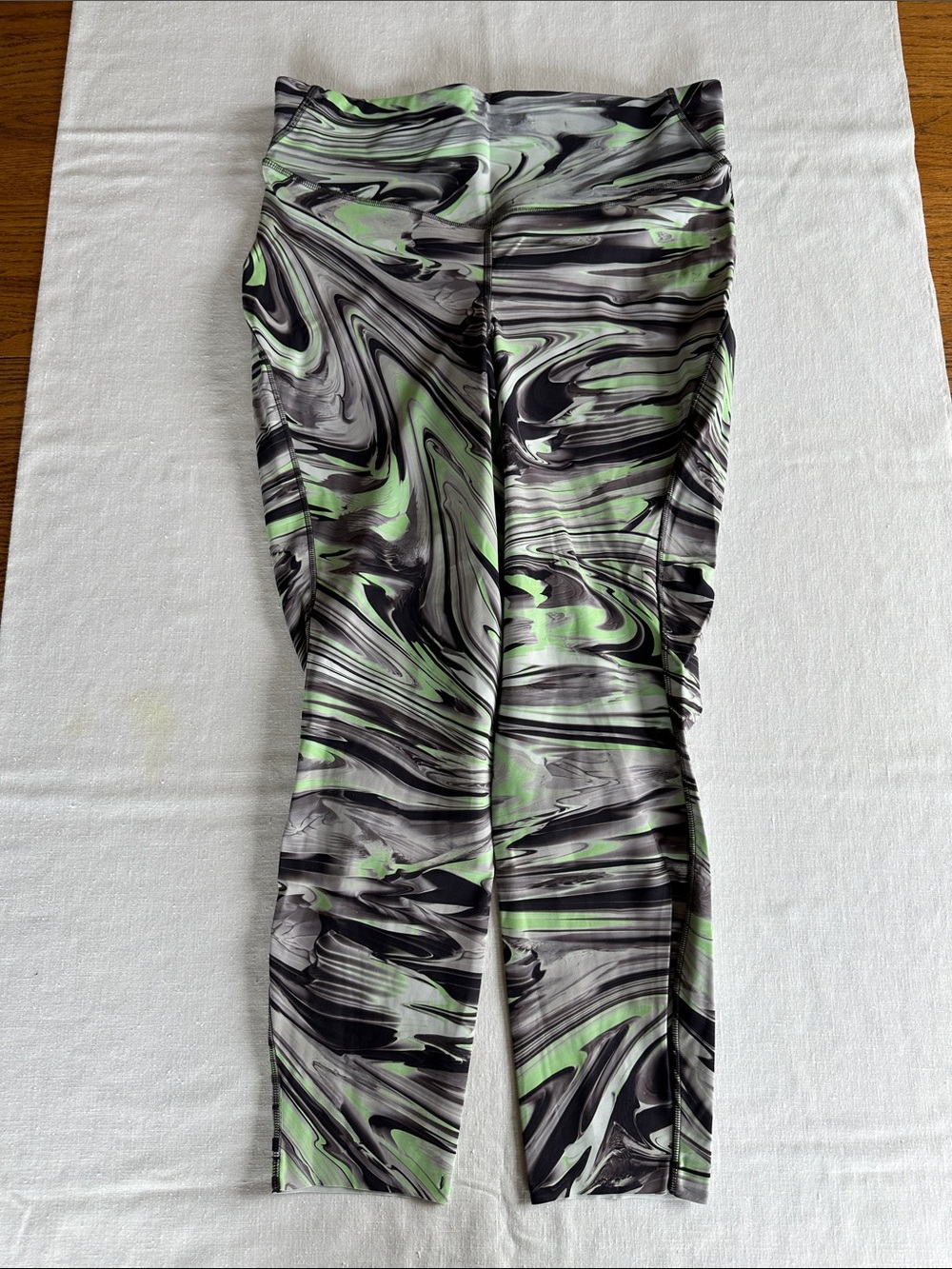 Lululemon Base Pace High-Rise Running Tight 12 Paint Glide Warp Multi